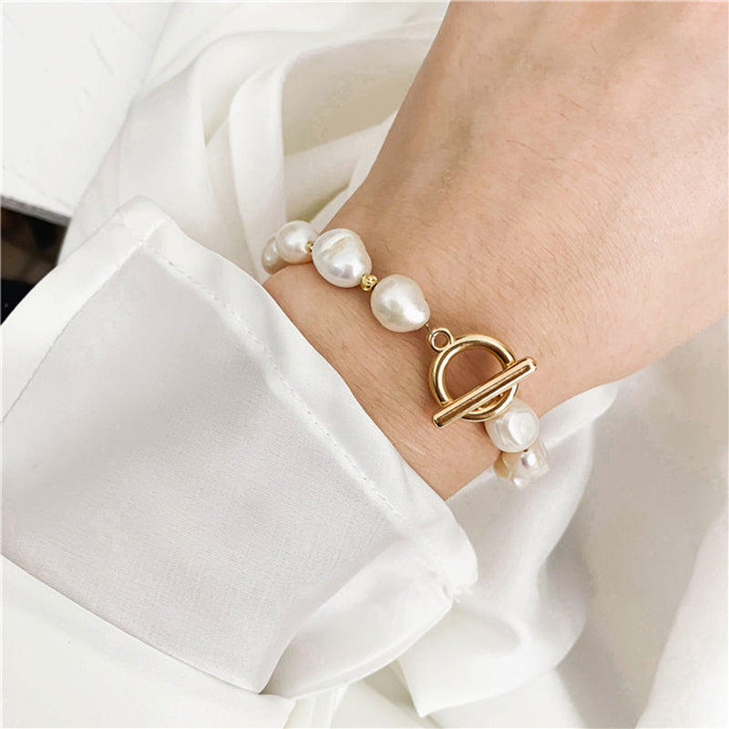 Elegant Gold Pearl Bracelet