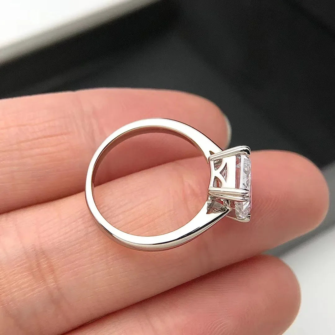 Luxury Shaped Emerald Cut Moissanite Diamond Ring